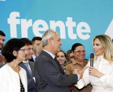 A governadora Cida Borghetti deu posse ao novo secretário da Fazenda de Estado do Paraná, José Luiz Bovo, durante cerimônia realizada na manhã desta segunda-feira (7) no Palácio Iguaçu, em Curitiba.