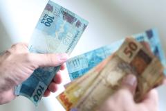 Salário mínimo regional vai a R$ 1.383,80 e segue como o maior do País