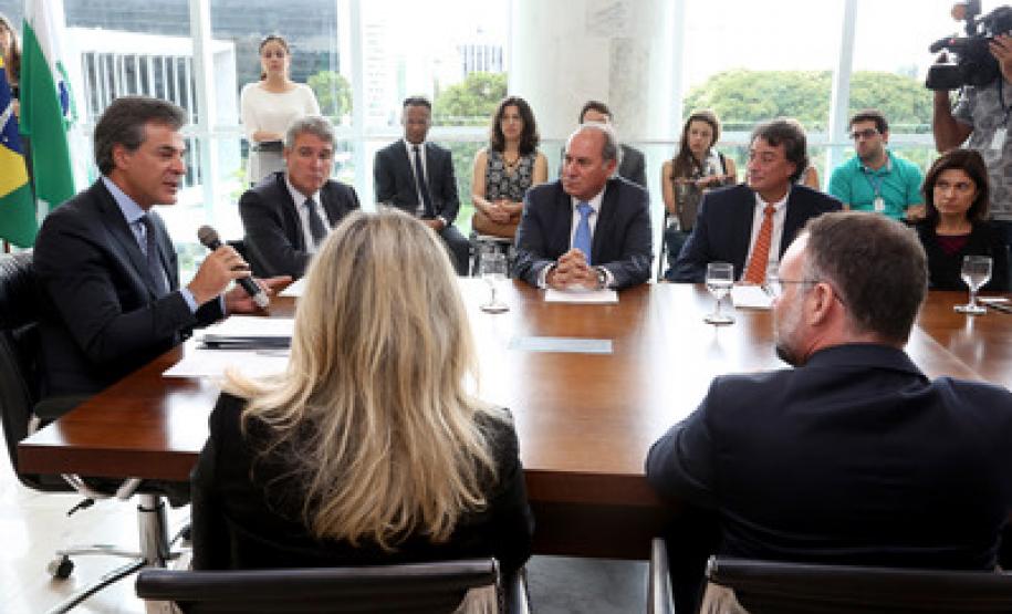 Operação com BID rende ao Paraná mais R$ 360 milhões para a segurança Operação com BID rende ao Paraná
mais R$ 360 milhões para a segurança