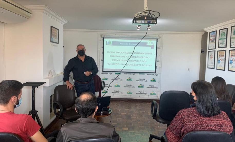 Receita Estadual promove capacitação para servidores municipais dos Campos Gerais